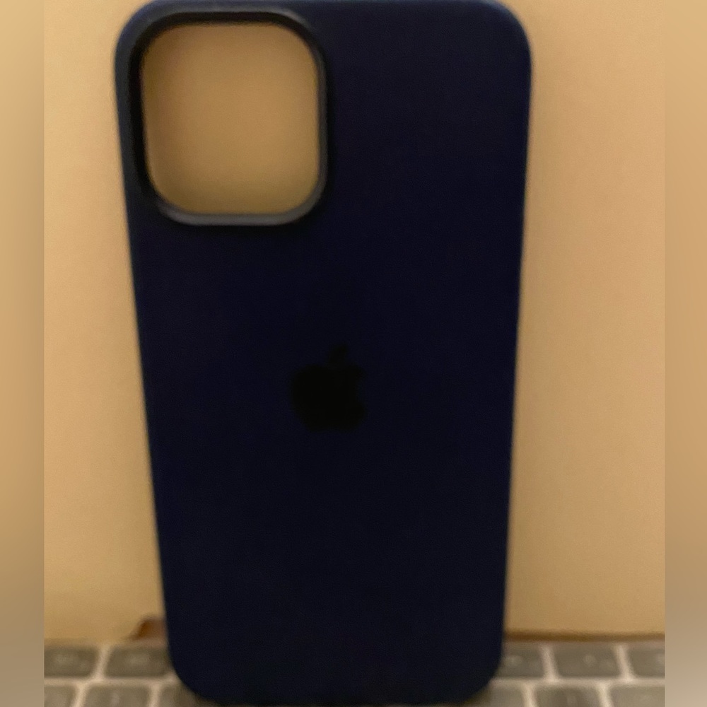 Apple iPhone 13 Pro Max Silicone Case with MagSafe - Abyss Blue